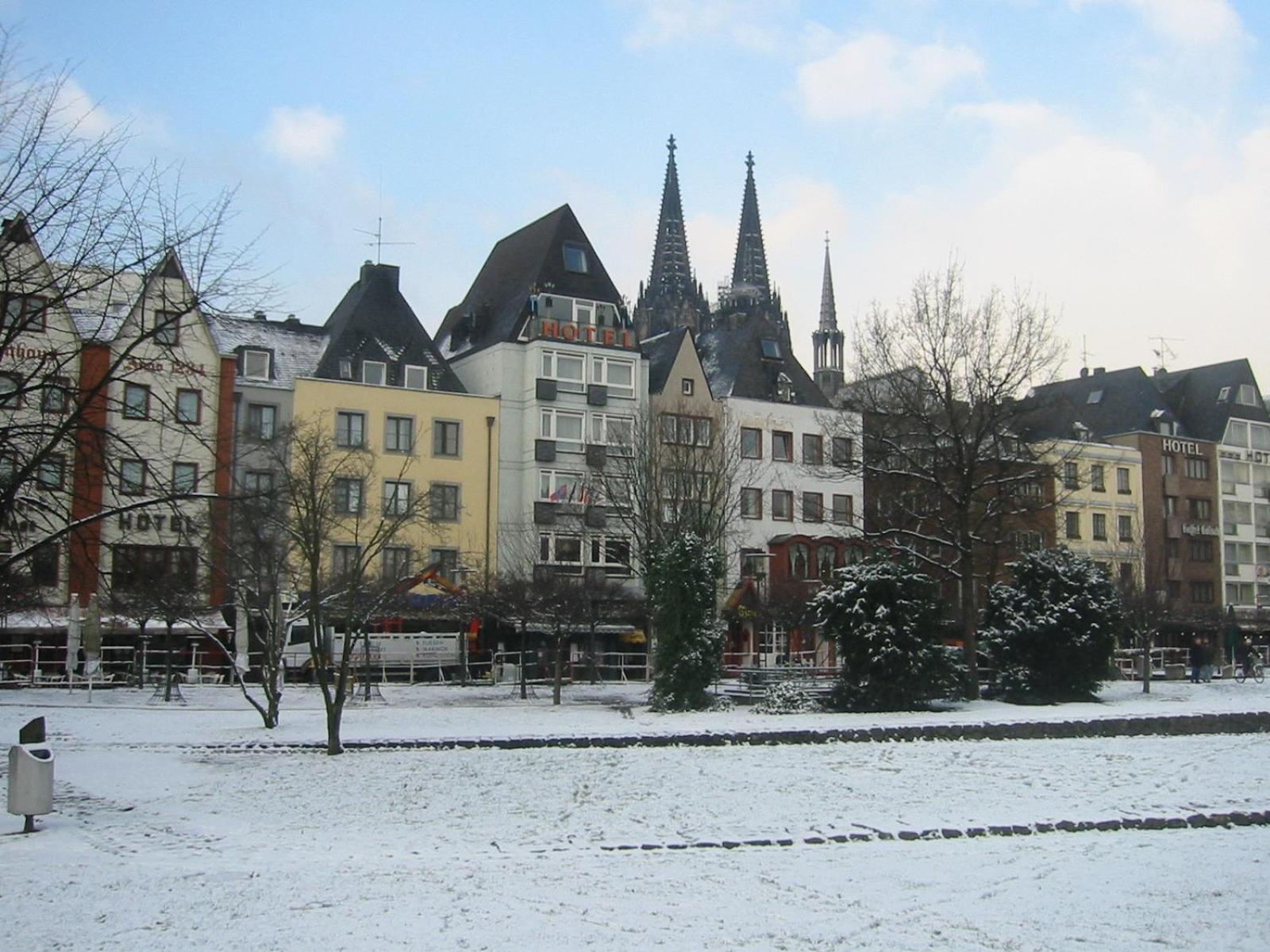Hotel Roemerhafen Koln Bagian luar foto