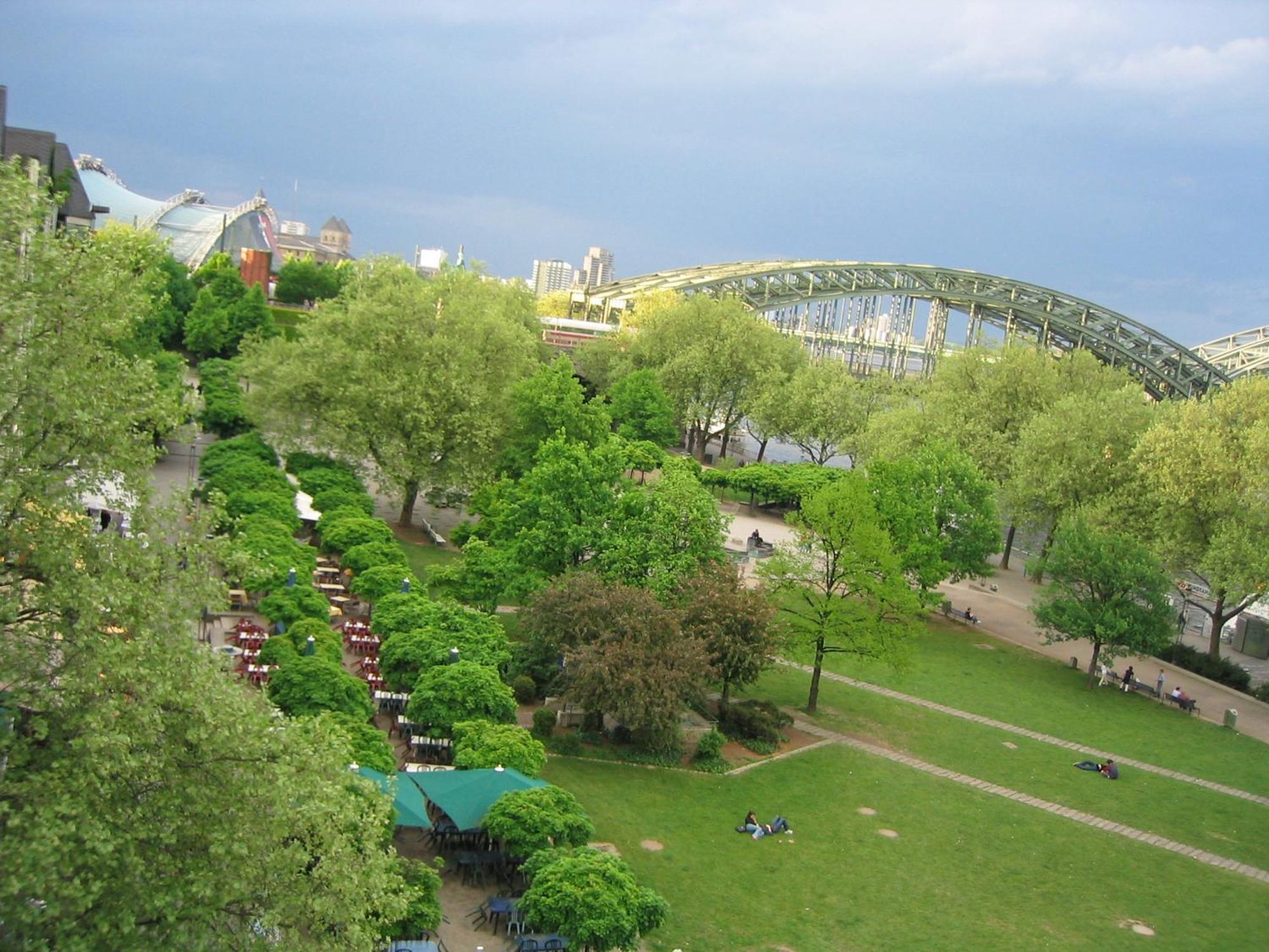 Hotel Roemerhafen Koln Bagian luar foto