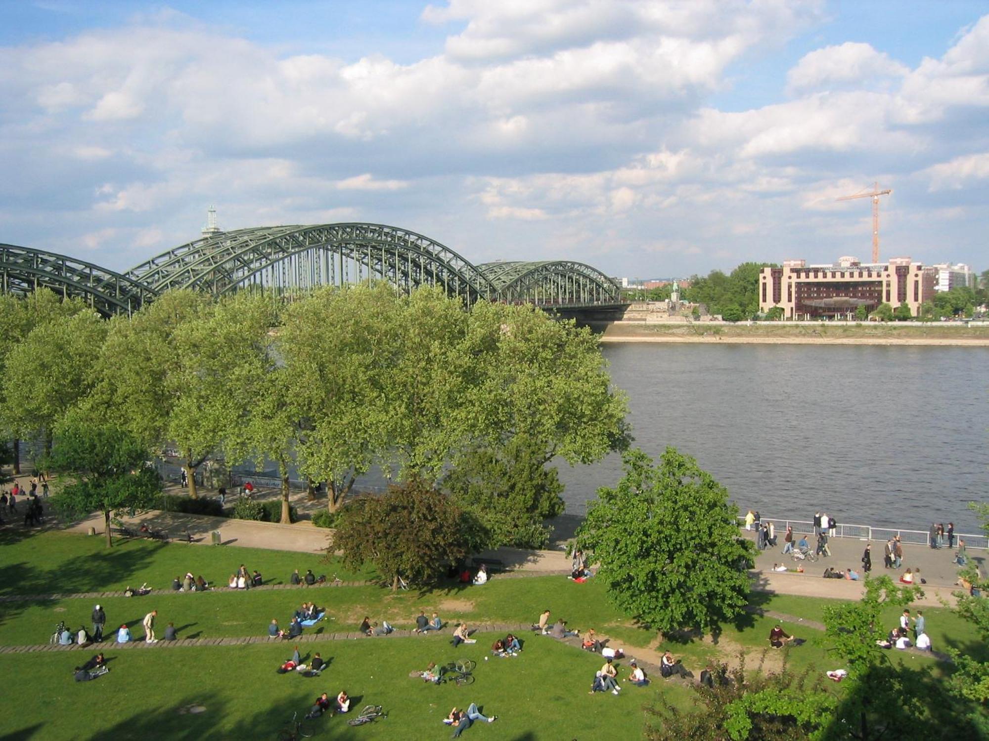 Hotel Roemerhafen Koln Bagian luar foto
