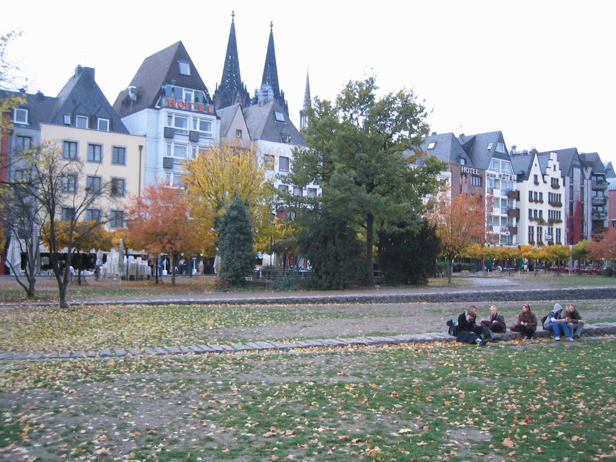 Hotel Roemerhafen Koln Bagian luar foto