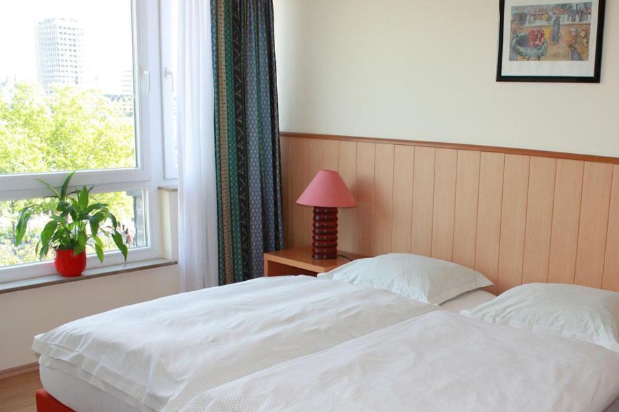 Hotel Roemerhafen Koln Bagian luar foto