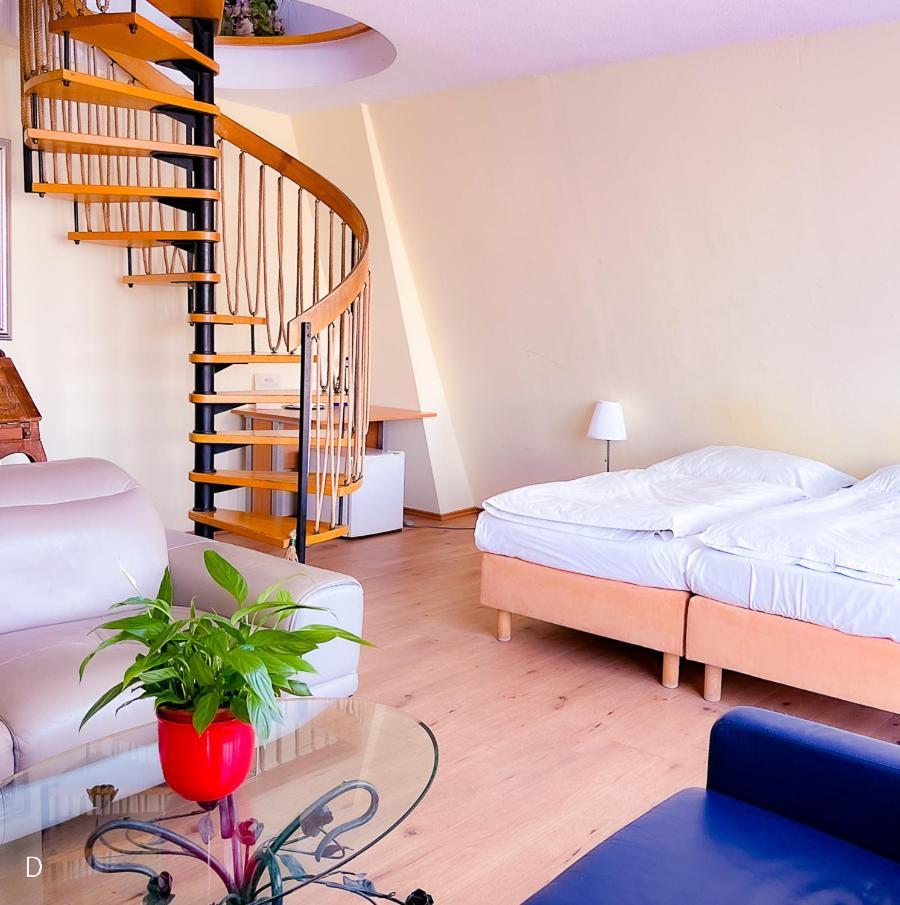 Hotel Roemerhafen Koln Bagian luar foto