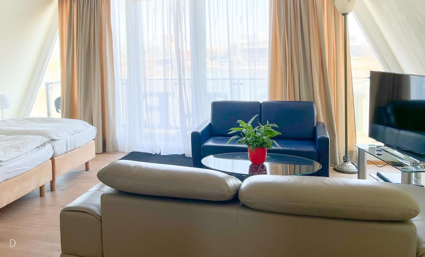 Hotel Roemerhafen Koln Bagian luar foto